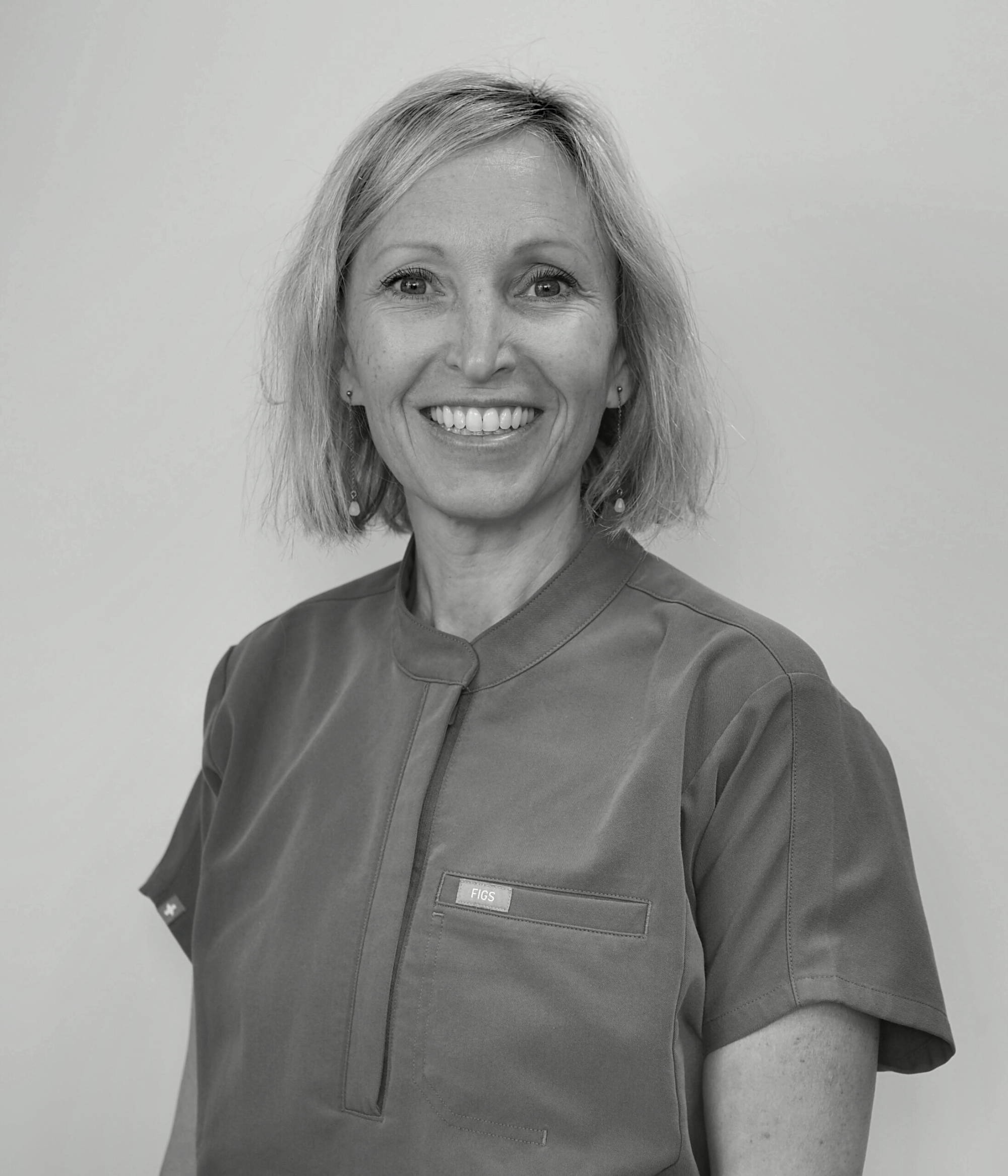 Helene-Assistante-dentaire-fotor