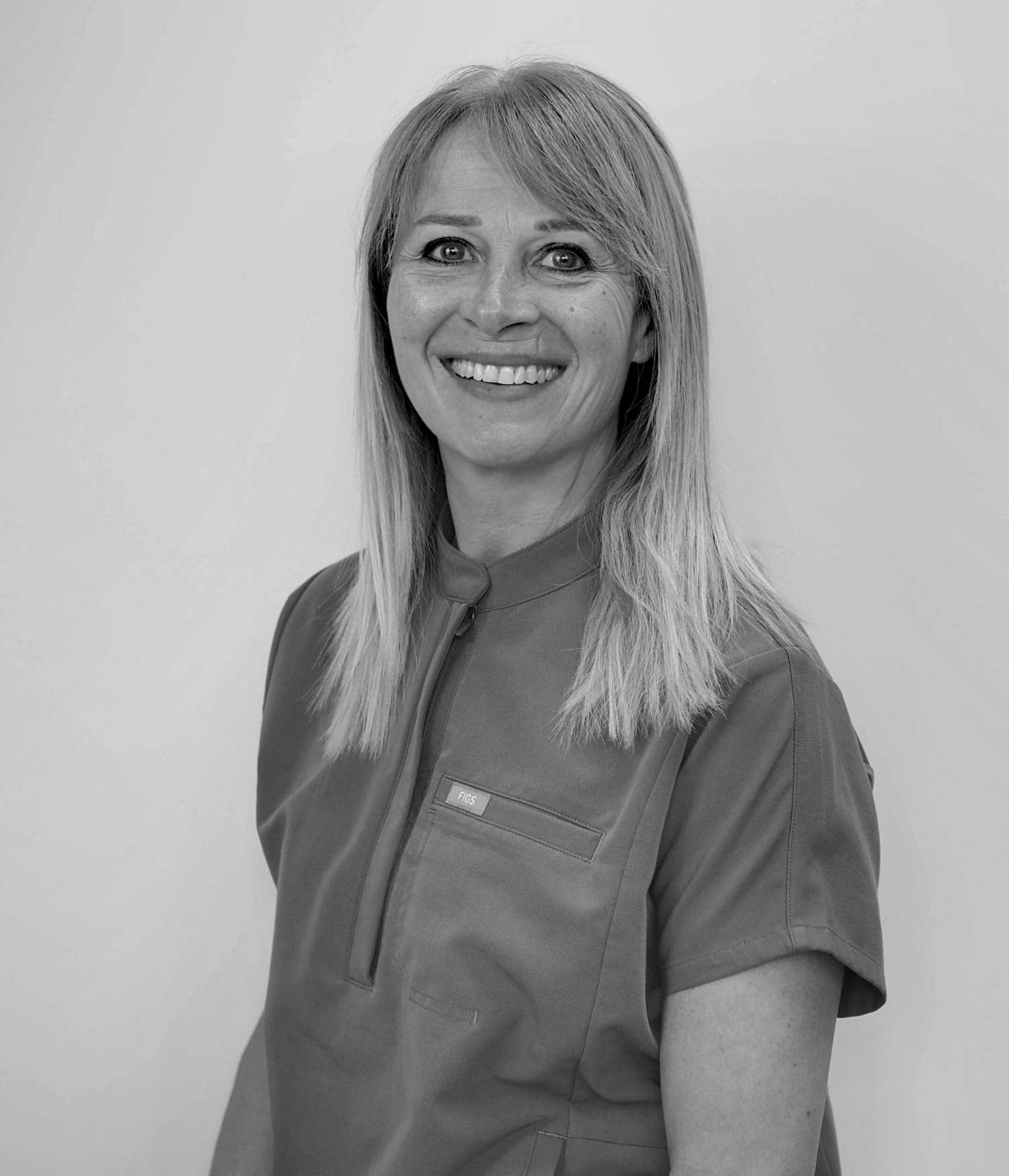 Karine-Assistante-dentaire-fotor